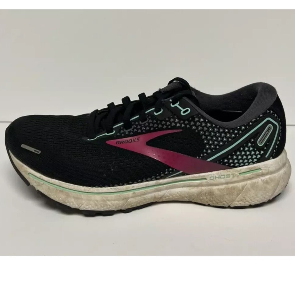Brooks Women’s Ghost 14, Black Running Shoes, Size 8.5 Wide.